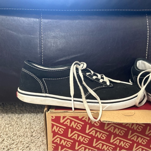 Vans Women's Black Atwood Low Top Sneaker Size 7 White Skater Canvas Casual Shoe - Picture 3 of 10